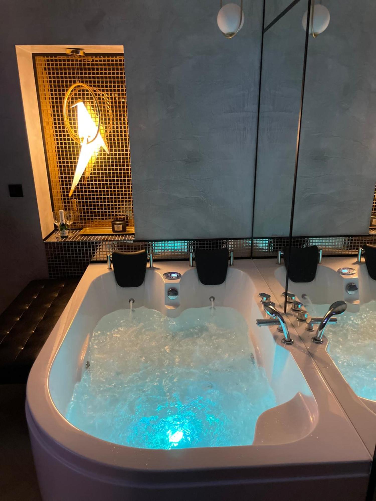 Apartament Z Jacuzzi W Sercu Krakowa Extérieur photo